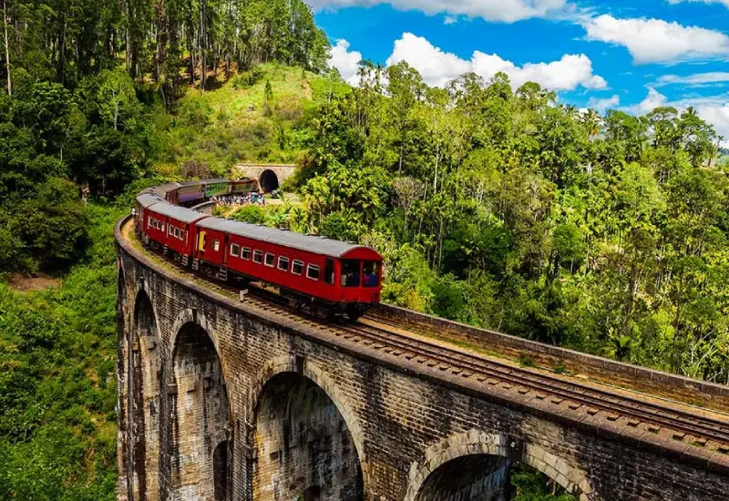 Nine Arch Bridge, Ella Rock & Little Adam's Peak